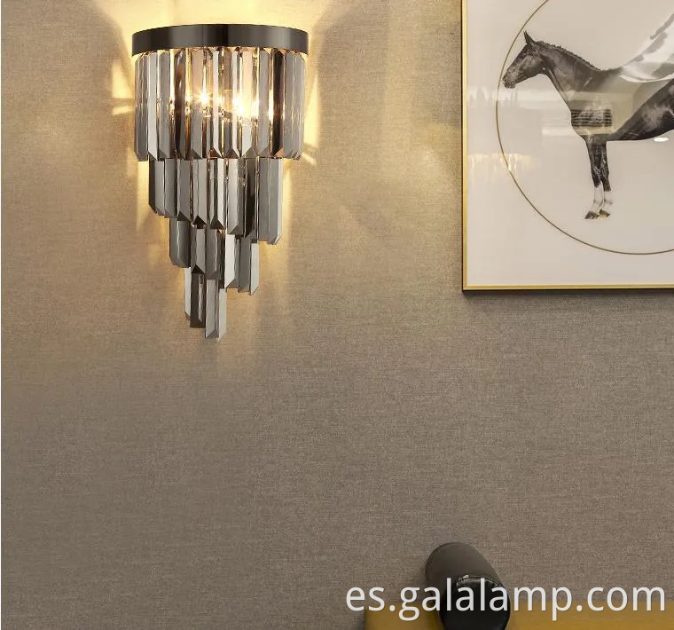Elegante candelabro de cristal nórdico para una lujosa decoración del dormitorio
